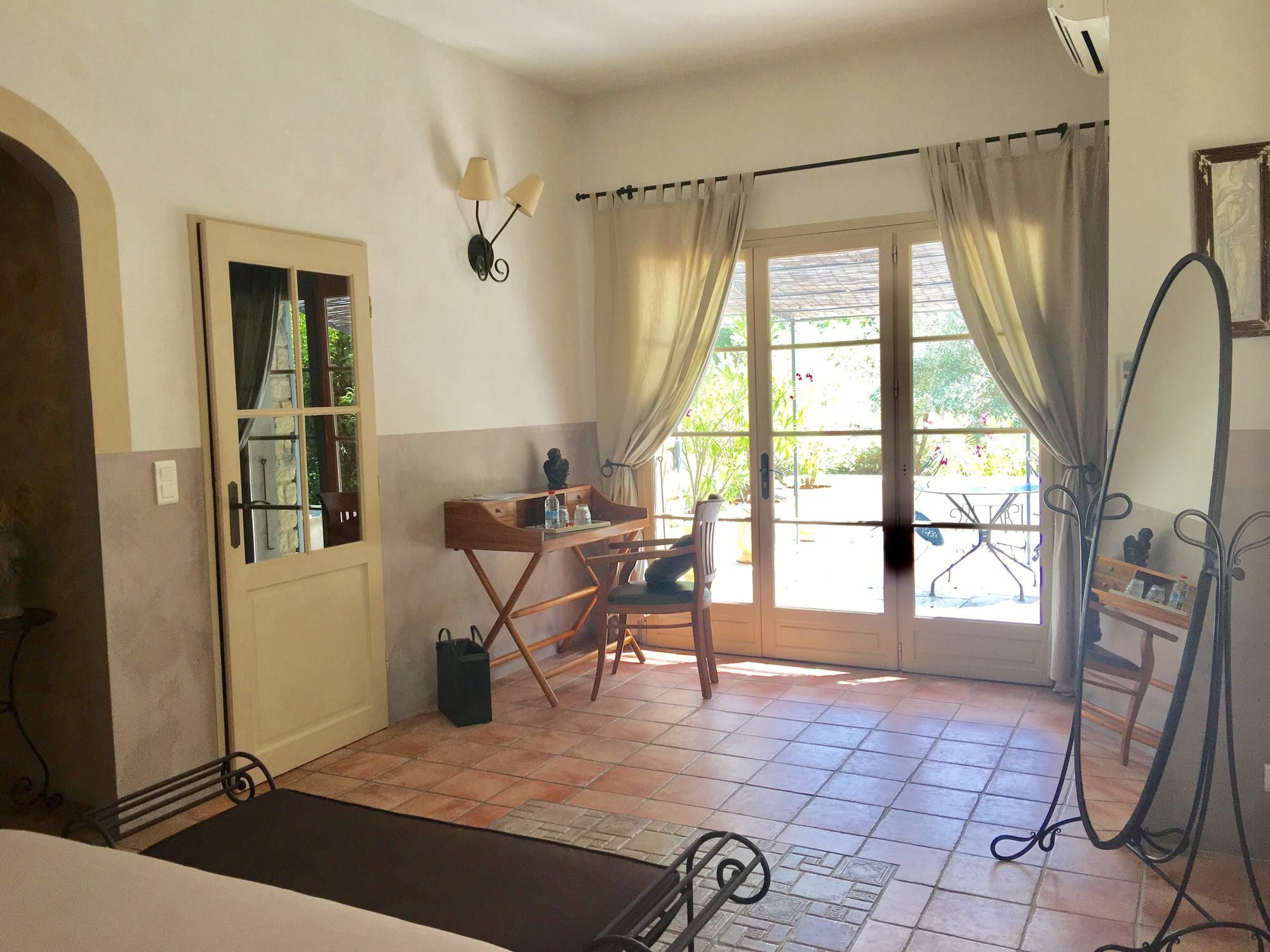 La Bastide Des Anges Otel Avinyon Dış mekan fotoğraf